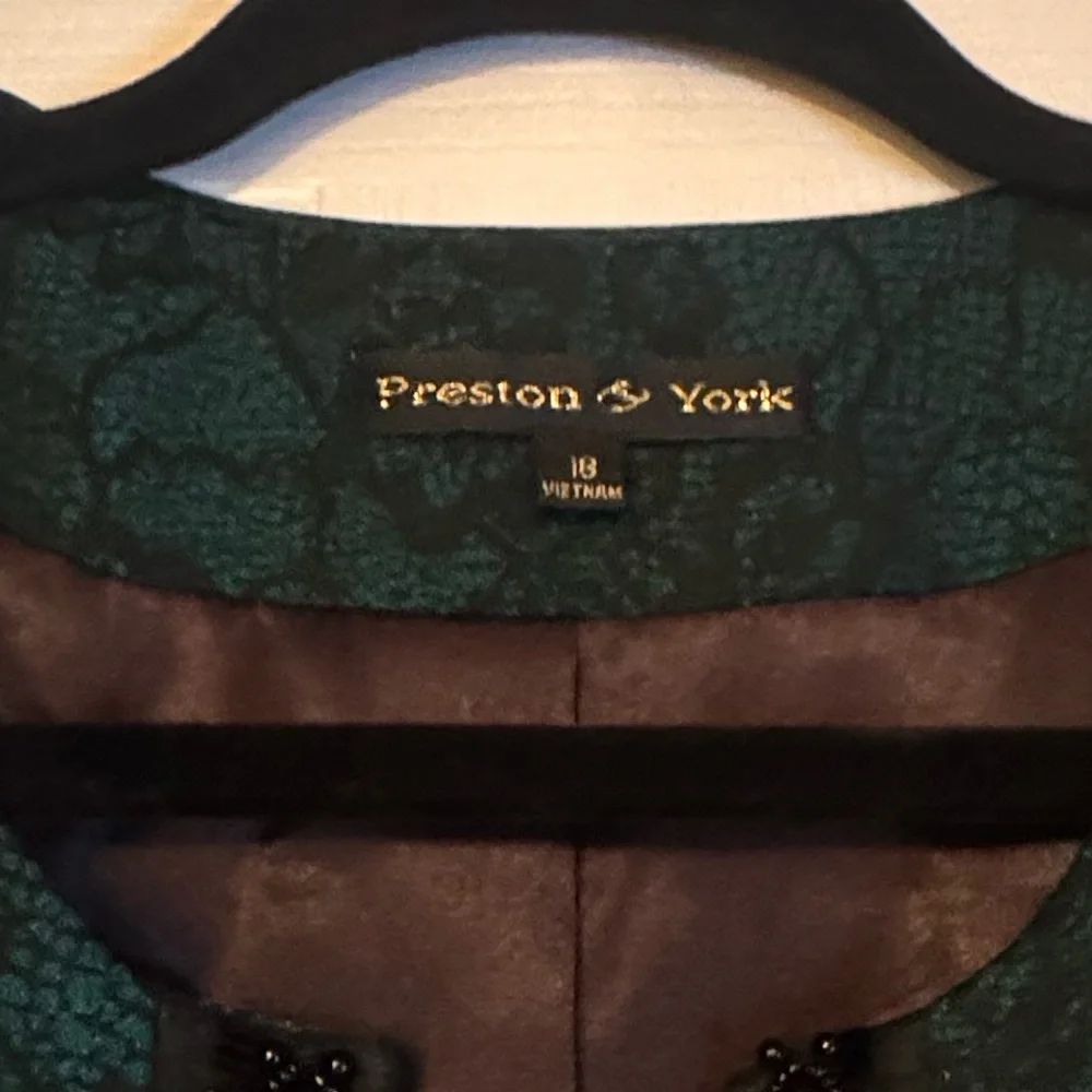 NWT Preston & York Sz 18 Black and Green Lace Blazer w/ beading front - Picture 2 of 8